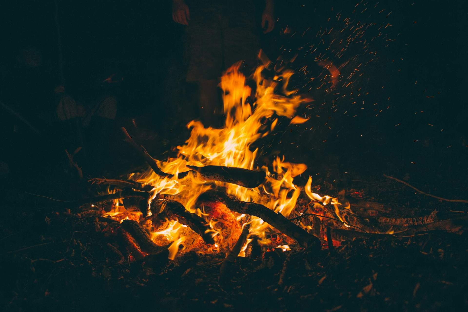 Outdoorsy’s Guide to Campfire Storytelling